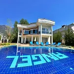 Valley - 4 Bedroom Private